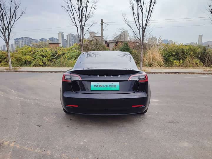 Фото 5 - Tesla Model 3