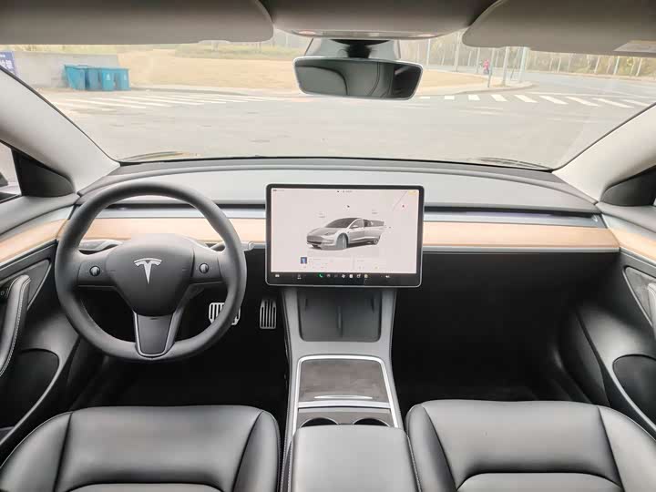 Фото 8 - Tesla Model 3