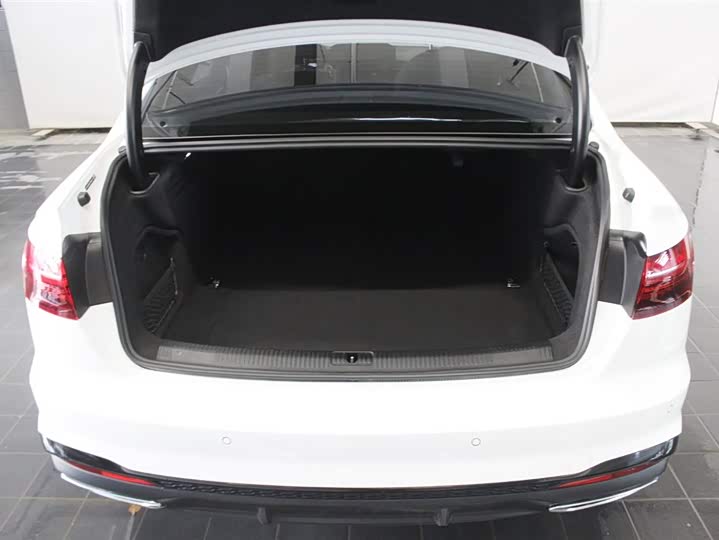 Фото 7 - Audi A4L