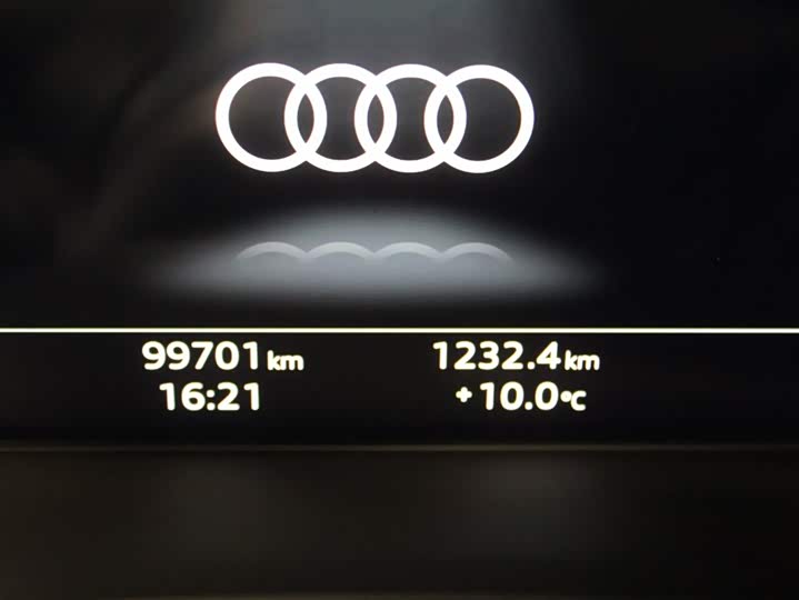 Фото 8 - Audi A4L