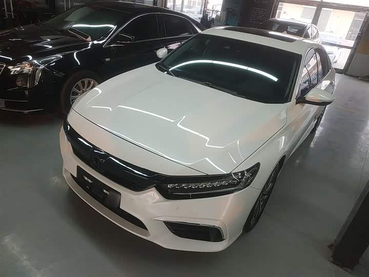 Фото 2 - Honda Inspire