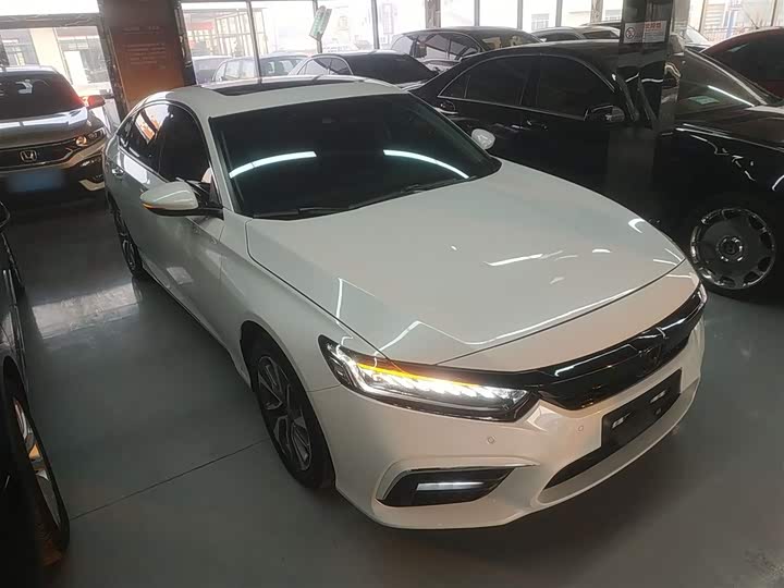 Фото 4 - Honda Inspire