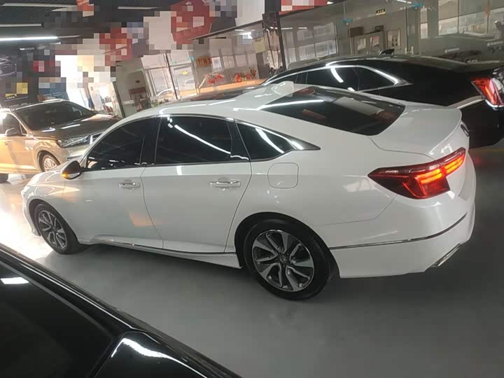 Фото 5 - Honda Inspire