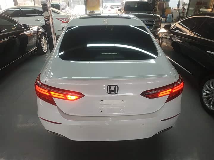 Фото 6 - Honda Inspire