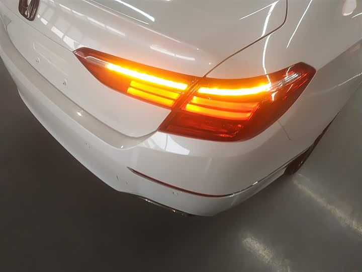 Фото 8 - Honda Inspire