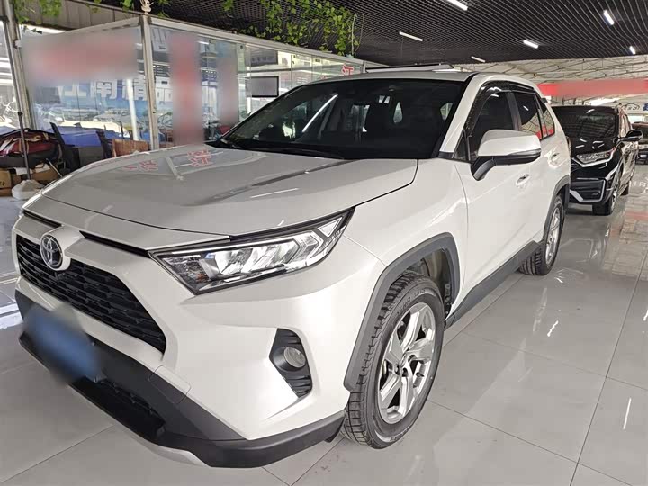 Фото 1 - Toyota RAV4