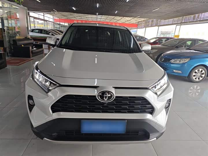 Фото 3 - Toyota RAV4