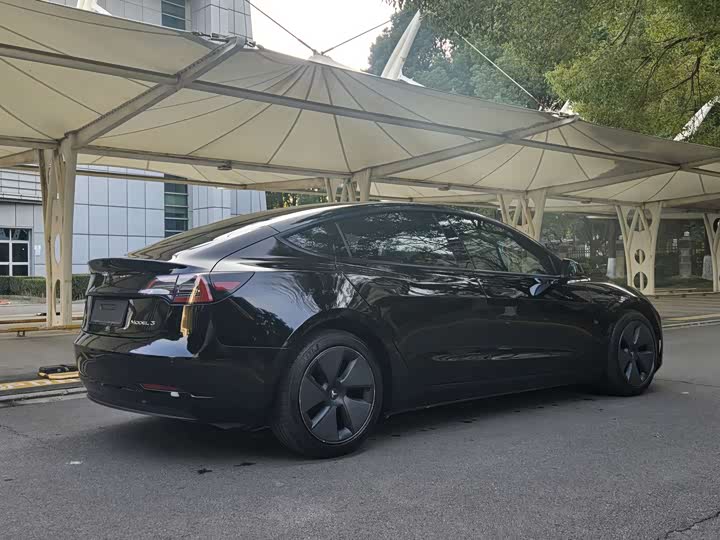 Фото 5 - Tesla Model 3