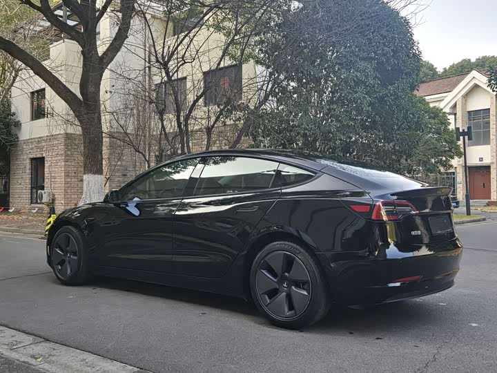 Фото 7 - Tesla Model 3