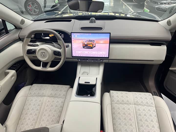 Фото 6 - Zeekr 7X