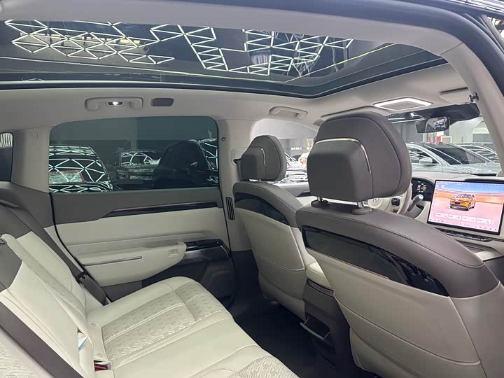 Фото 7 - Zeekr 7X