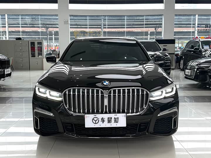 Фото 2 - BMW 7 Series