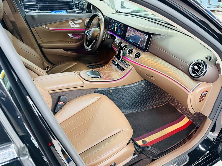 Фото 8 - Mercedes-Benz E-Class