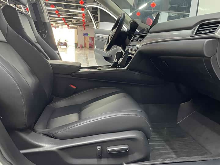 Фото 5 - Honda Accord