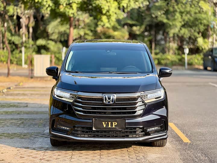 Фото 2 - Honda Odyssey