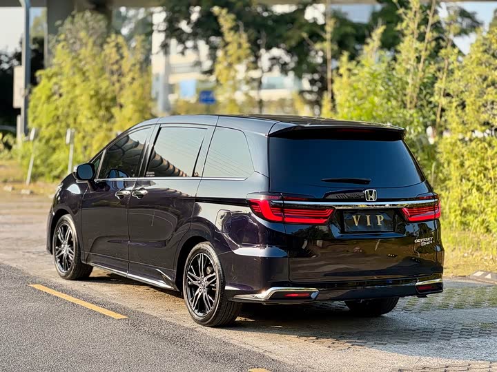 Фото 4 - Honda Odyssey