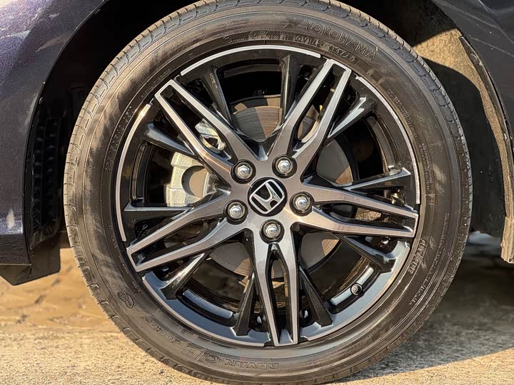 Фото 7 - Honda Odyssey