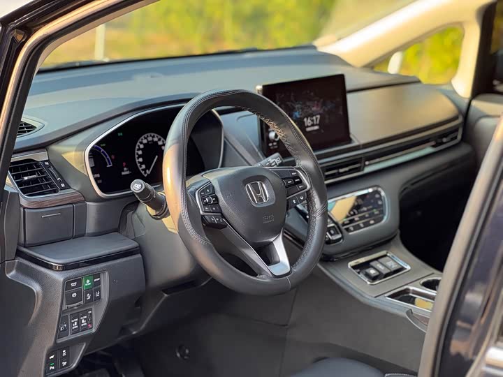 Фото 8 - Honda Odyssey