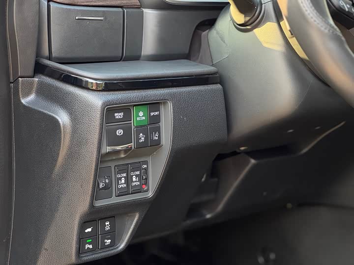 Фото 9 - Honda Odyssey