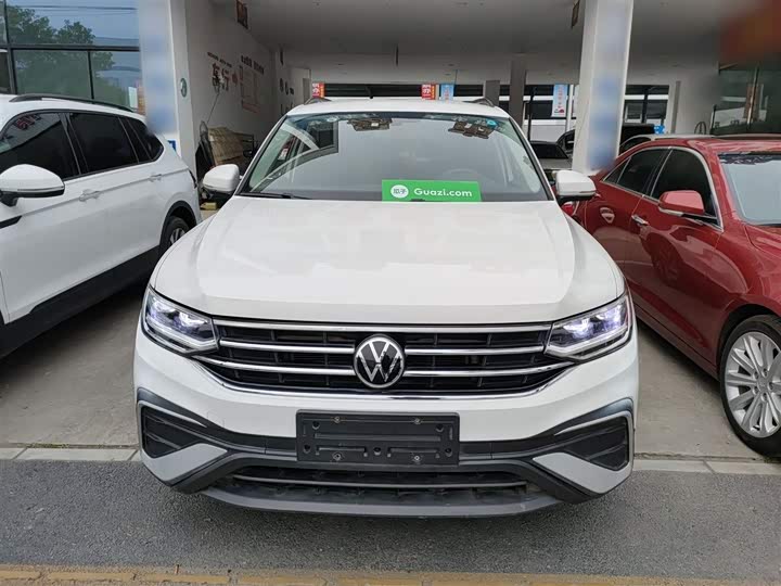 Фото 3 - Volkswagen Tiguan L Pro