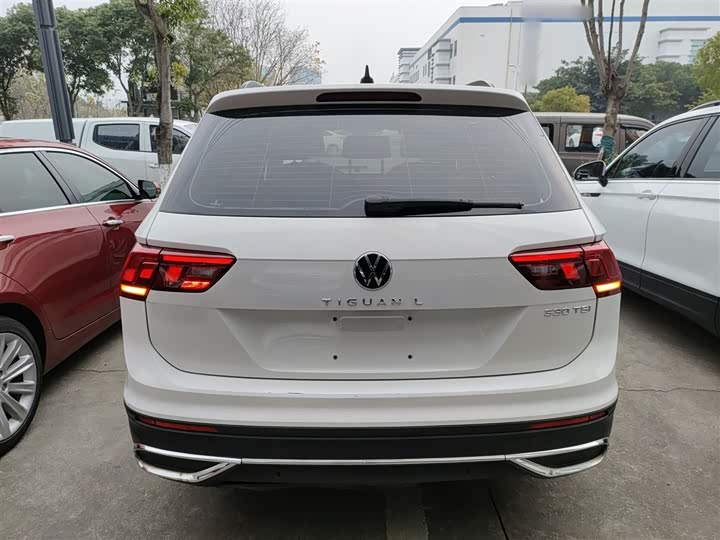 Фото 6 - Volkswagen Tiguan L Pro