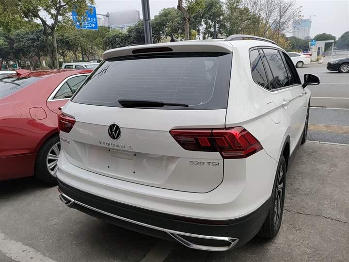 Фото 7 - Volkswagen Tiguan L Pro