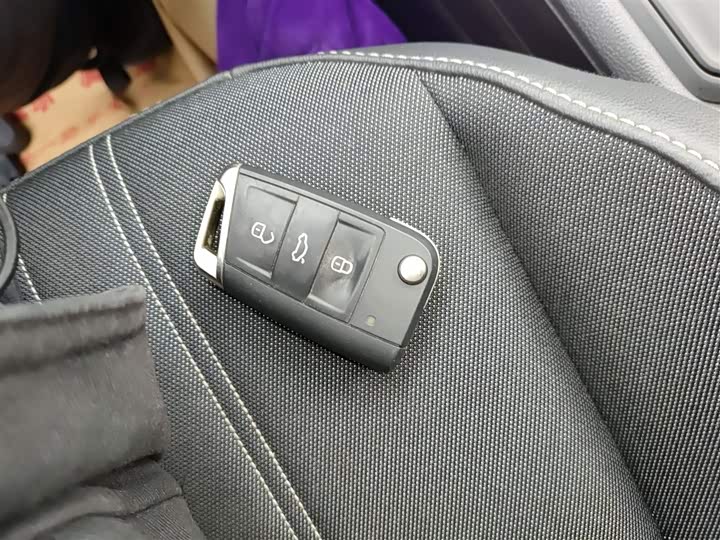 Фото 9 - Volkswagen Tiguan L Pro