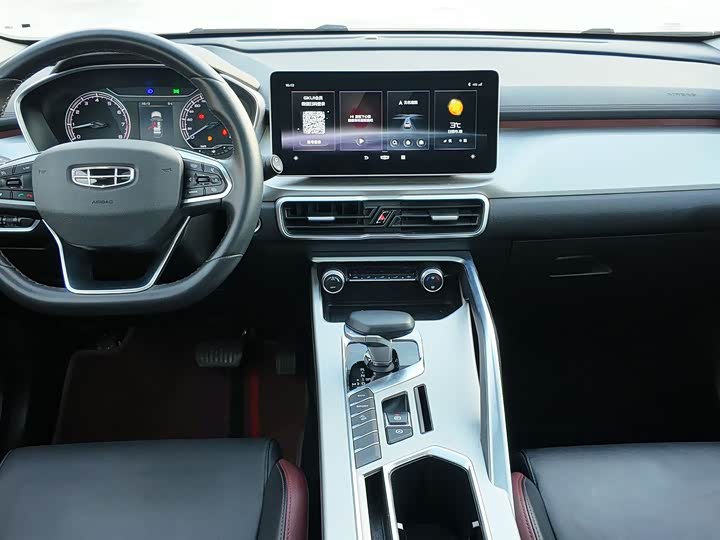 Фото 8 - Geely Coolray