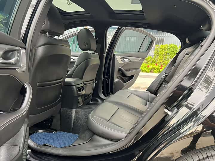 Фото 9 - Cadillac CT5