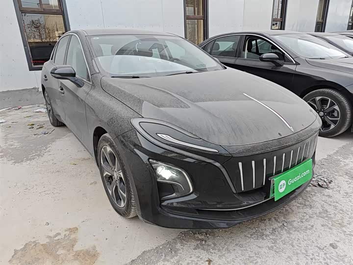 Фото 4 - Hongqi E-QM5