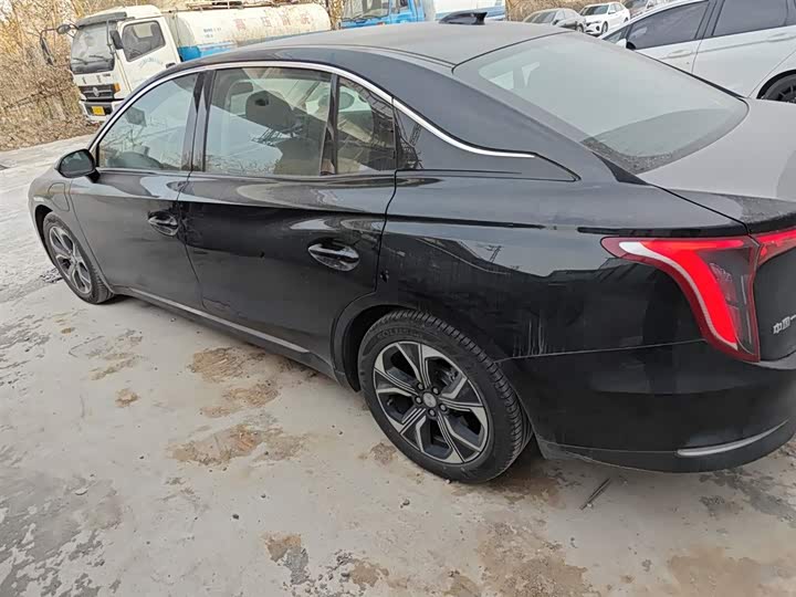 Фото 5 - Hongqi E-QM5