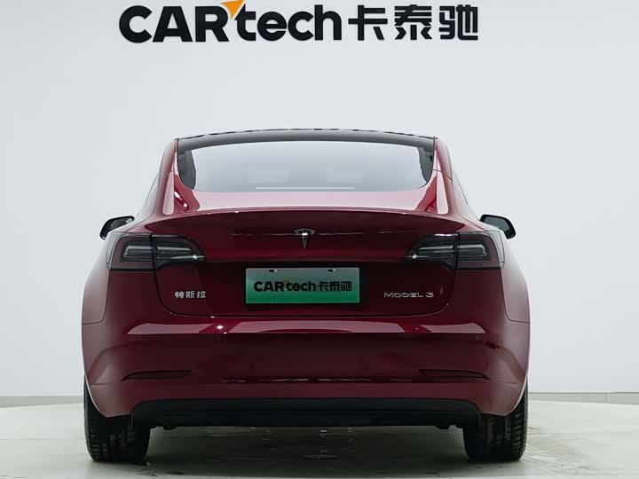 Фото 3 - Tesla Model 3