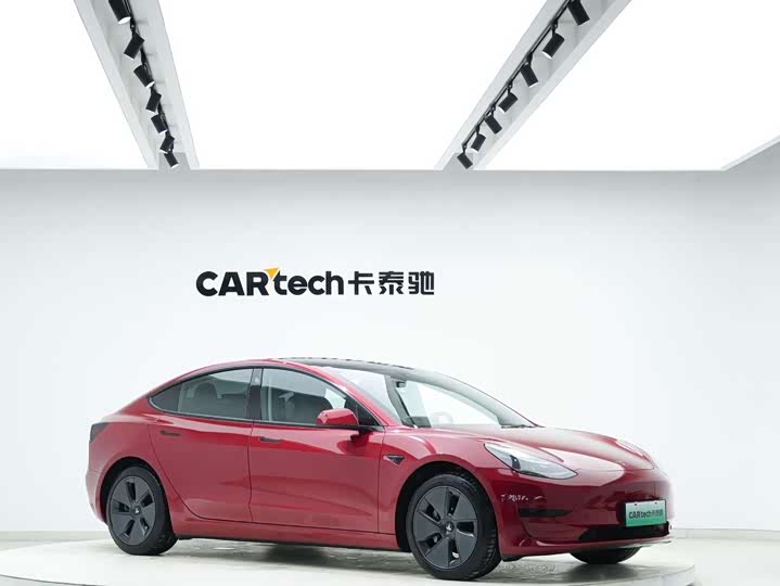 Фото 7 - Tesla Model 3