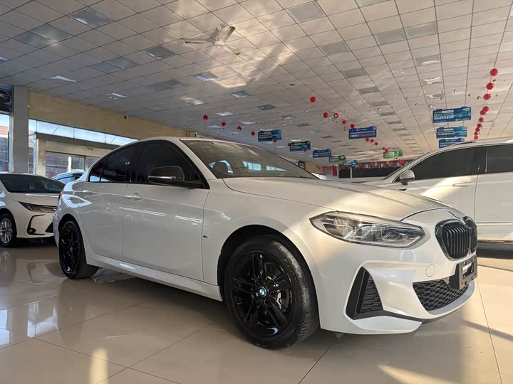 Фото 3 - BMW 1 Series