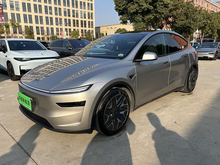 Фото 2 - Tesla Model Y