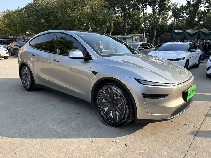 Фото 3 - Tesla Model Y