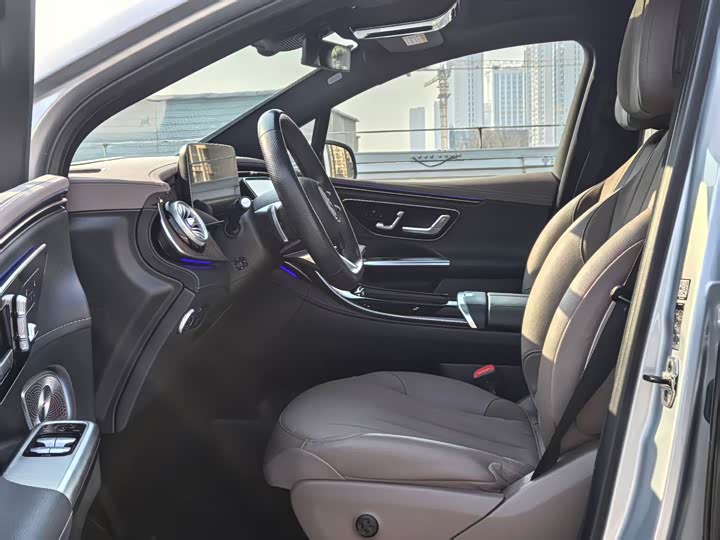 Фото 6 - Mercedes-Benz EQE SUV