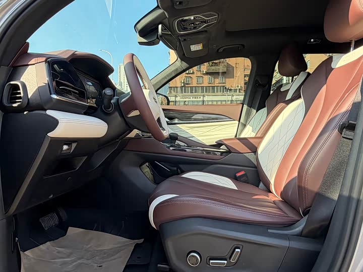 Фото 7 - Geely Monjaro