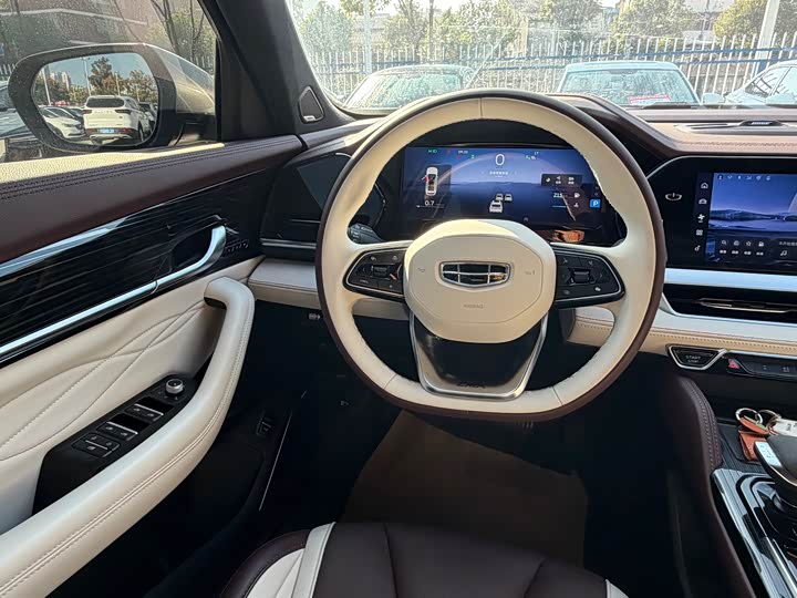 Фото 9 - Geely Monjaro