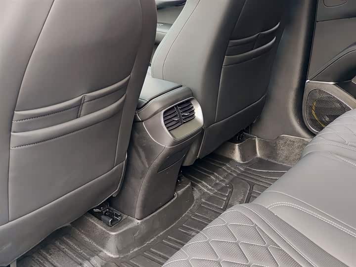 Фото 9 - BYD Sea Lion 07 EV