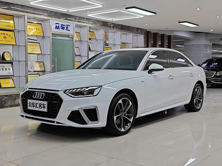 Фото 1 - Audi A4L