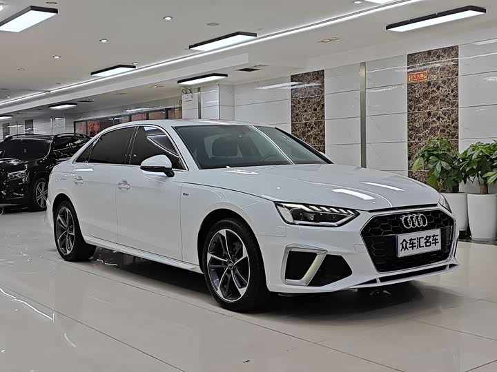 Фото 3 - Audi A4L