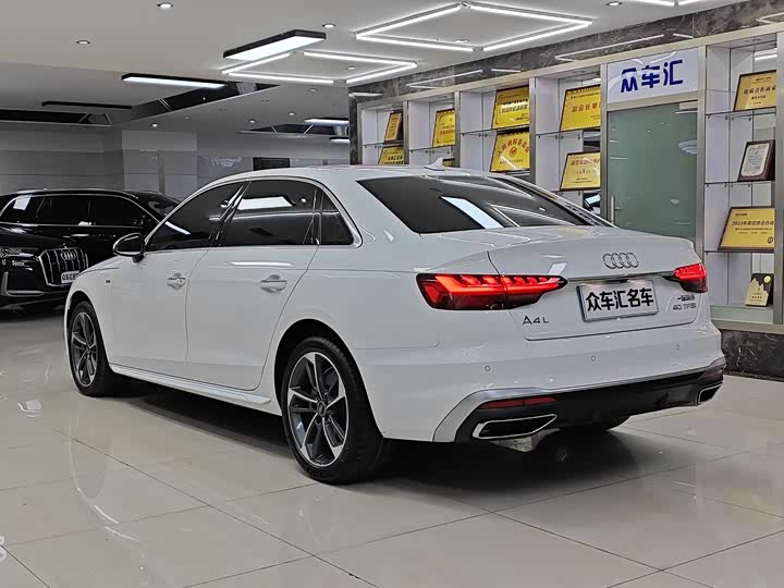 Фото 4 - Audi A4L