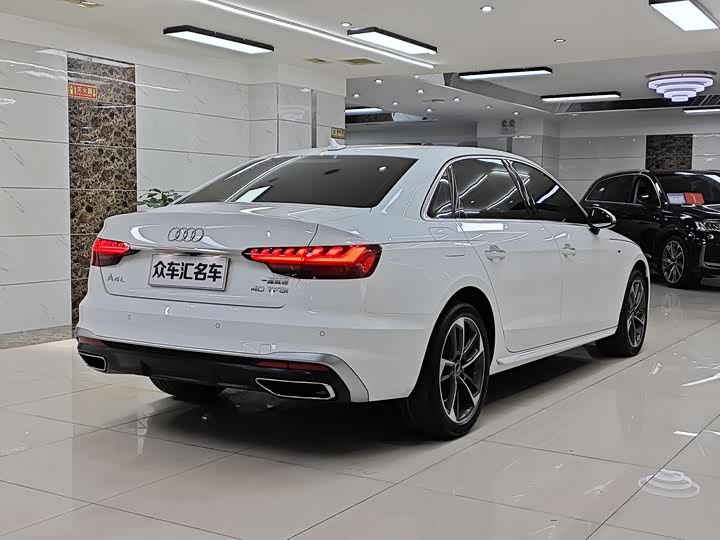 Фото 6 - Audi A4L