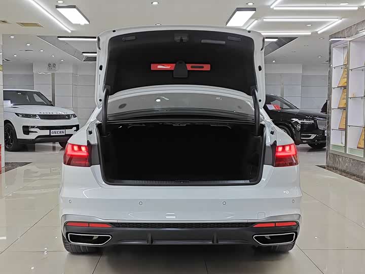 Фото 7 - Audi A4L