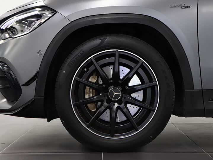 Фото 8 - Mercedes-Benz GLA-Class AMG