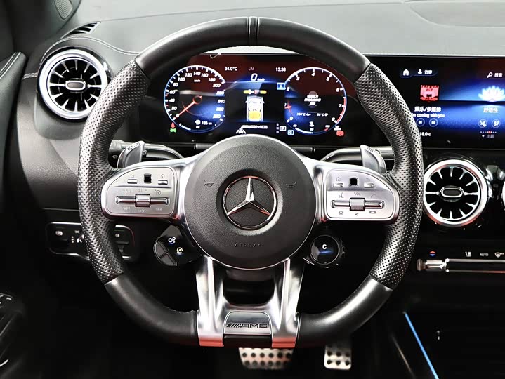 Фото 9 - Mercedes-Benz GLA-Class AMG