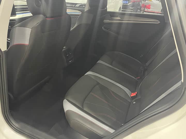 Фото 9 - Volkswagen Lamando L