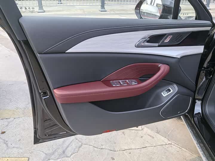 Фото 5 - Hongqi H5