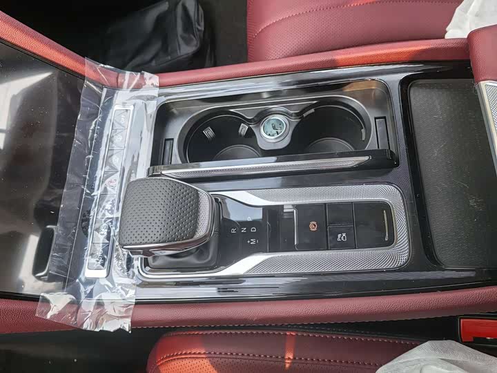 Фото 7 - Hongqi H5